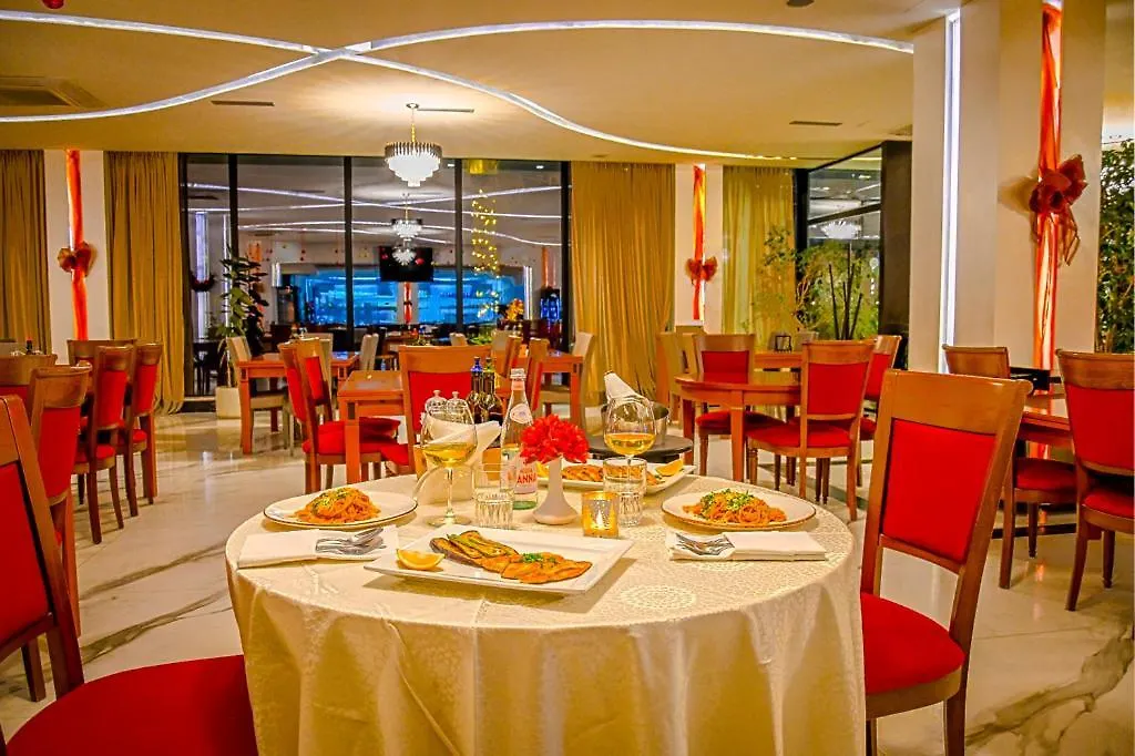 Hotel Vivas Durrës 4*,