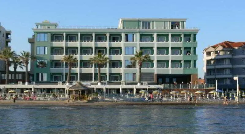 Hotel Vivas Durrës 4*,