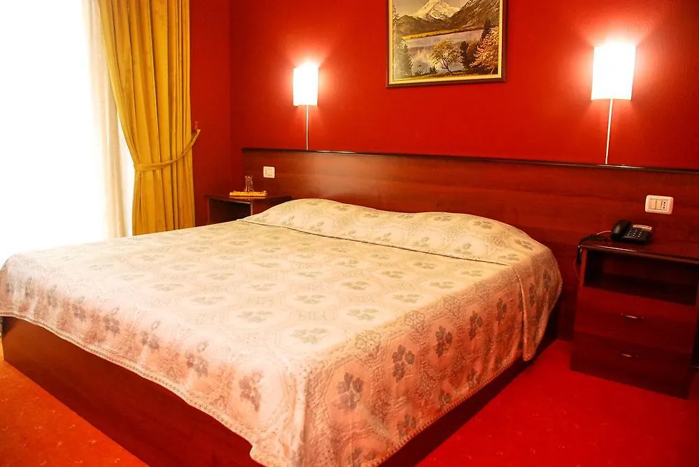 Hotel Vivas Durrës 4*,