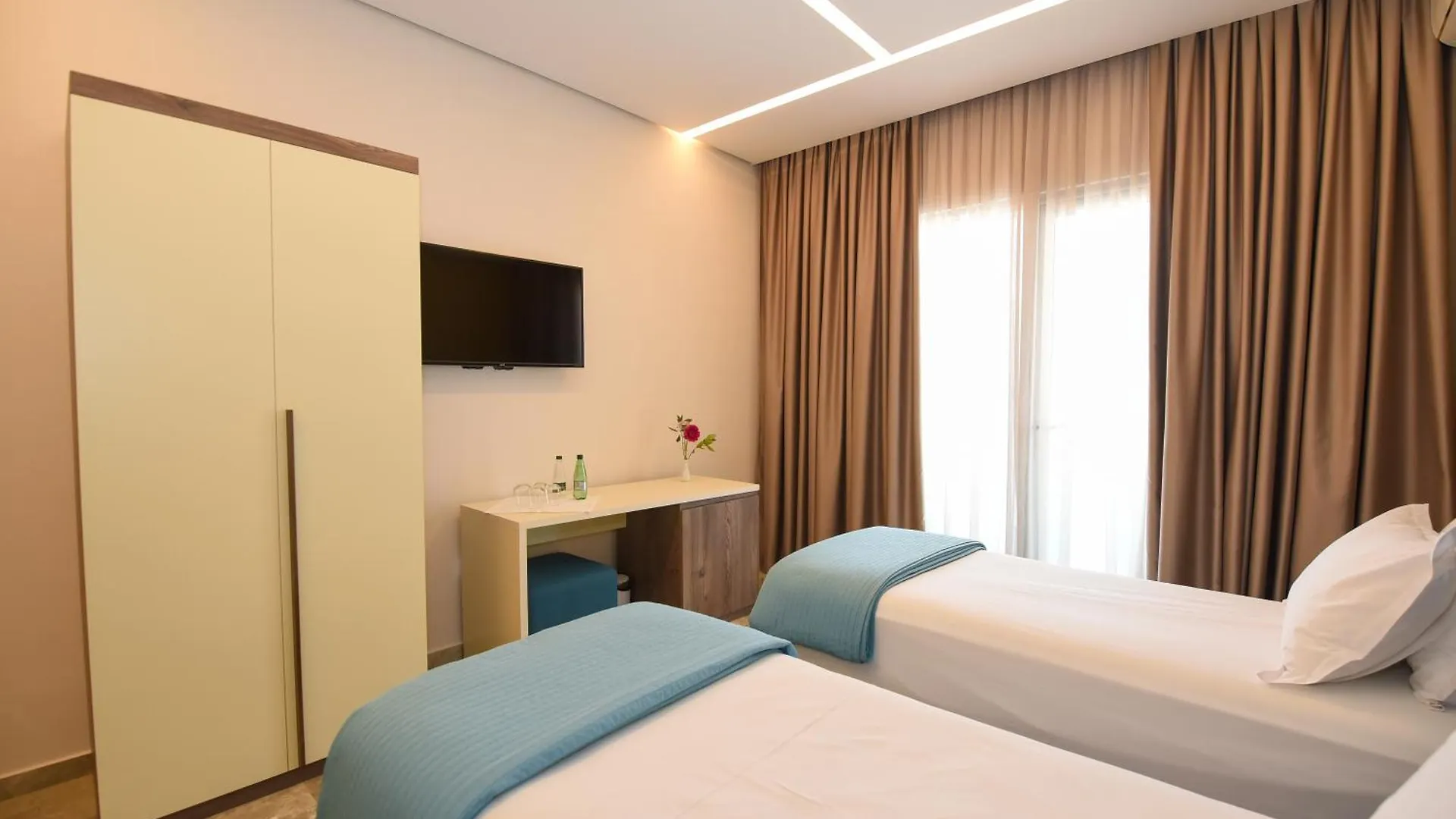 ****  Hotel Vivas Durrës Albánie