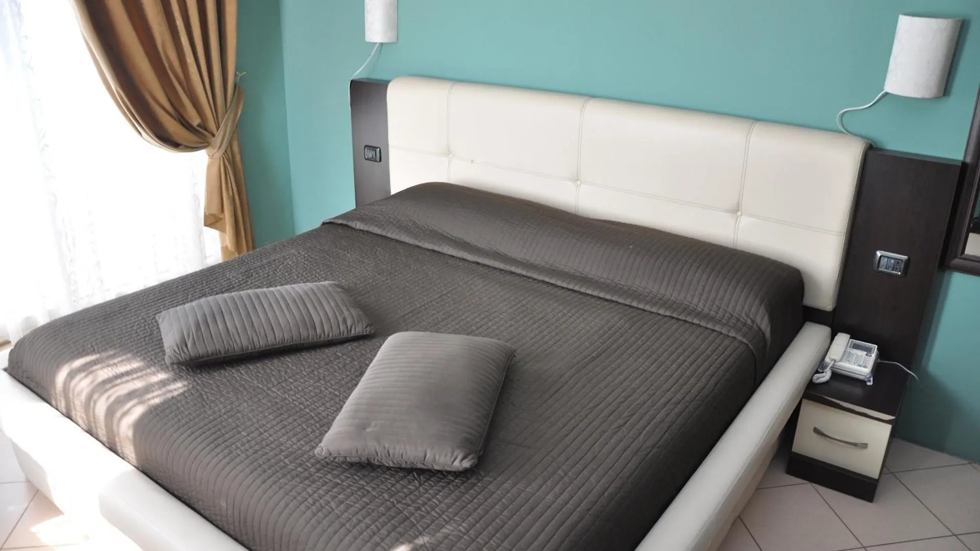 Hotel Vivas Durrës 4*,  Albánia